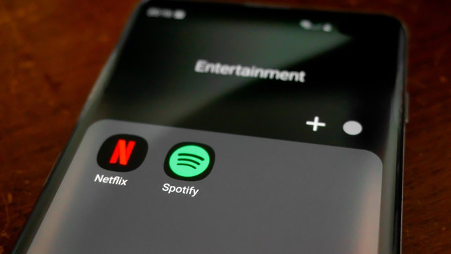 netflix-spotify-und-co-so-viel-mehr-musst-du-fue-cc0-pixabay-napoleonschwan-231120 Netflix, Spotify und Co.: So viel mehr musst du für Streaming zahlen