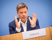 Robert Habeck will mit dem Osterpaket der Bundesregierung die Energiewende vorantreiben.