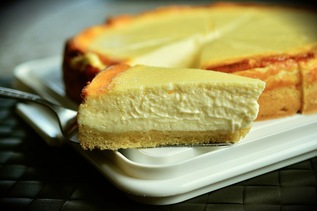 kaesekuchen-verdankt-seinen-namen-nicht-nur-seiner-cc0-pixabay-congerdesign-180830_download Käsekuchen verdankt seinen Namen nicht nur seiner gelben Farbe, sondern auch seiner Schnittfestigkeit.