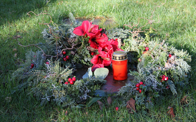 sterben-urnengrab-w-contadora1999-170510-1280x800 Urnengrab - Feuerbestattung