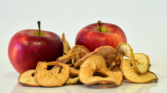 Dried Apple Rings: This is how you can use apples for a healthy snack.