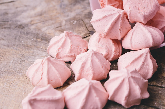 baiser-ist-ein-leckeres-gastgeschenk-das-noch-daz-cc0-pixabay-photoac-220518_download Baiser ist ein leckeres Gastgeschenk, das noch dazu wunderschön aussieht.