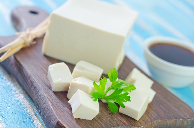tofu cheese Mit Seidentofu kannst du Quark leicht ersetzen.