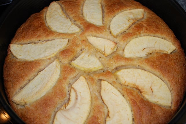 aus-dem-suessen-sauerteig-kannst-du-leckeren-kuchen-melanie-von-daake-utopia-180207_download Aus dem süßen Sauerteig kannst du Hermann-Kuchen backen.