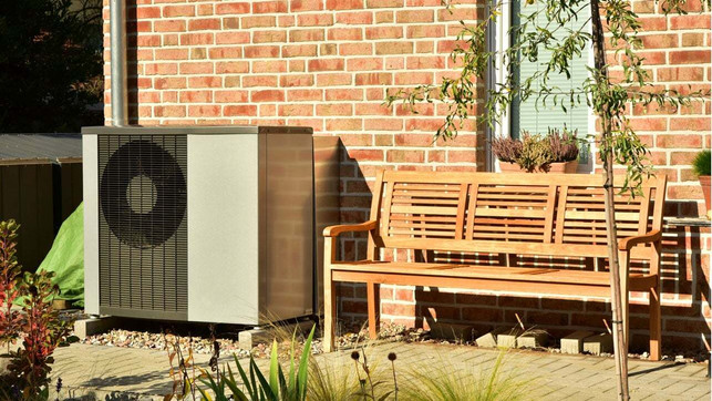 die-funktionsweise-vieler-waermepumpen-ermoeglicht-a-foto-stockadobecom-hermann-231006_download Die Funktionsweise vieler Wärmepumpen ermöglicht auch das Kühlen im Sommer.