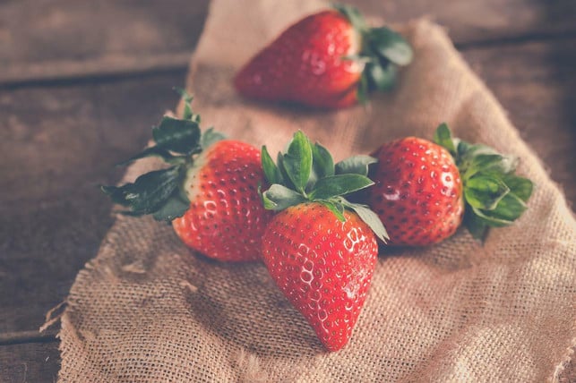 erdbeeren-waschen-solltest-du-erst-kurz-vor-dem-ve-cc0-pixabay-ylanite-220530_download Erdbeeren waschen solltest du erst kurz vor dem Verzehr – so bleiben sie länger frisch.