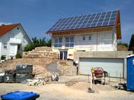 solarstrom-und-eine-gute-waermedaemmung-sorgen-fuer-e-cc0-pixabay-e-gabi-181107_download Solarstrom und eine gute Wärmedämmung sorgen für einen Energiebedarf gleich Null