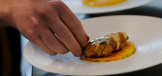 Nach Italien: Nächstes EU-Land verbietet Laborfleisch (Foto: Jeff Chiu/AP/dpa) Laborfleisch Verbot