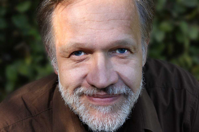 Jörg Sommer ist Vorstandsvorsitzender der Deutschen Umweltstiftung, Dozent an der Hochschule für Nachhaltige Entwicklung Eberswalde und geschäftsführender Herausgeber des JAHRBUCH ÖKOLOGIE. Der Autor: Jörg Sommer ist Vorstandsvorsitzender der Deutschen Umweltstiftung, Dozent an der Hochschule für Nachhaltige Entwicklung Eberswalde und geschäftsführender Herausgeber des JAHRBUCH ÖKOLOGIE.