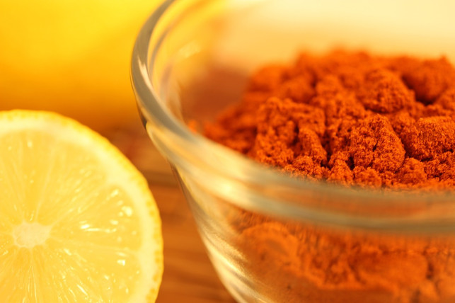 wuerze-dein-chili-sin-carne-fuer-die-charakteristisc-cc0-pixabay-miracosic-190730_download Würze dein Chili sin Carne für die charakteristische Schärfe mit Chilipulver.