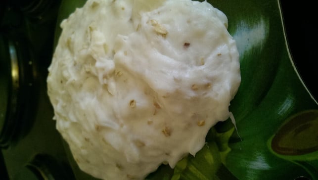 peeling-seife-mit-haferflocken-vor-dem-schneiden-svenja-dirksen-utopia-171106_download Peeling-Seife mit Haferflocken vor dem Schneiden.