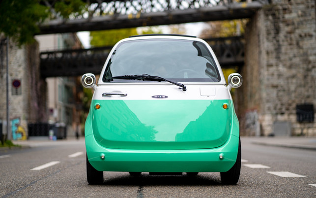 Elektroauto Microlino E-Auto Quad Microlino-Elektroauto in Mint/Weiß: die Elektro-Isetta ist eigentlich ein Quad