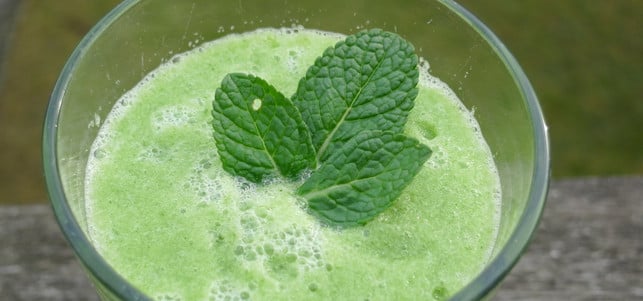 gruene-smoothies-rezepte-2-u-silke-neumann-170209-1280x600 Grüner Smoothie mit Minze und Gurke