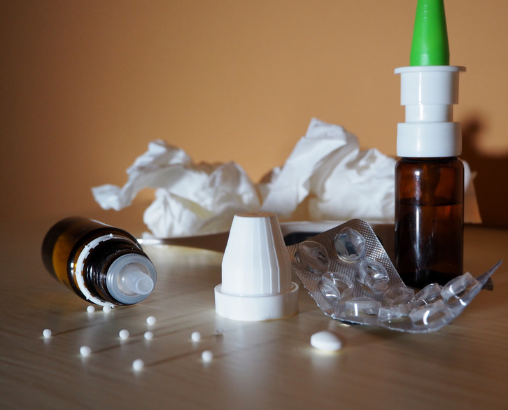 If you don't want to use a conventional nasal spray, you can also use homemade spray as a home remedy for hay fever.
