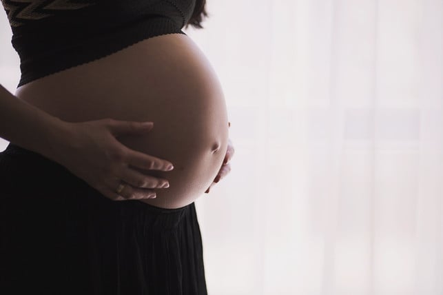 fuer-frauen-mit-babywunsch-kann-es-hilfreich-sein-cc0-pixabay-free-photos-190508_download Für Frauen mit Babywunsch kann es hilfreich sein, die fruchtbaren Tage zu berechnen.