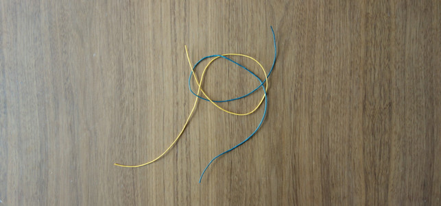 Armand selber machen – DIY-Geschenk Das Seemannsknoten-Armband nimmt Formen an