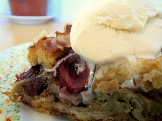 leckeres-topping-fuer-kirschmichel-vanilleeis-utopia-leonie-barghorn-200729_download Leckeres Topping für Kirschmichel: Vanilleeis