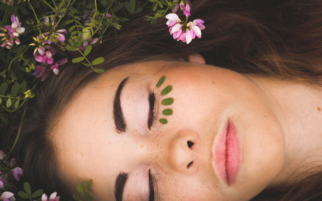 gesichtspflege-us-Sarah-Comeau-190717-1280x800 Gesichtspflege Fehler Naturkosmetik