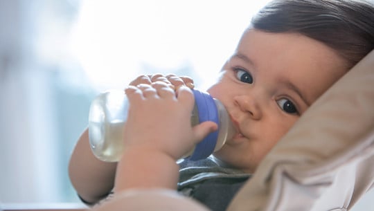 fencheltee-babys-gefaehrlich-dpa-231115-1280x720 Kein Fencheltee für Babys? Kinderarzt nennt Alternativen