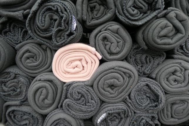 achte-bei-kuscheldecken-auf-das-material-cc0-pixabay-wolfsartbo-250219_download Achte bei Kuscheldecken auf das Material.