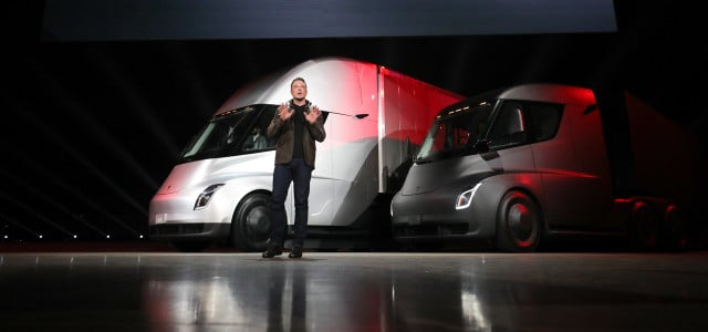 Tesla Semi LKW Elektro Elon Musk