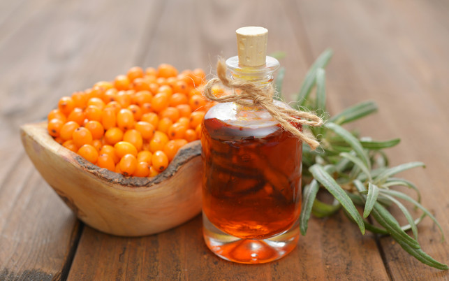 Sea-buckthorn oil Sanddornöl hat eine orangerote Farbe.