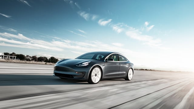 Tesla-3-6-z-20190221-1280x800.jpg Tesla Model 3