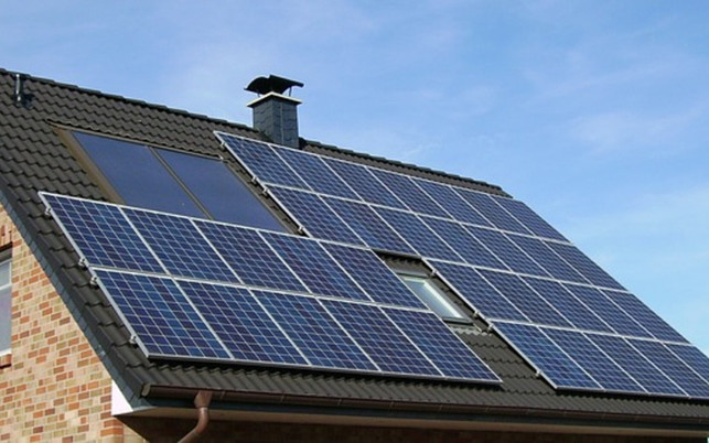 ein-sonnenhaus-braucht-eine-solaranlage-und-waermes-cc0-pixabay-skeeze-180418 Ein Sonnenhaus braucht eine Solaranlage und Wärmespeicher.