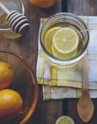 dir-faellt-es-schwer-mindestens-15-liter-pro-tag-cc0-pixabay-free-photos-181029_download Mit Zitronenöl kannst du Speisen verfeinern.