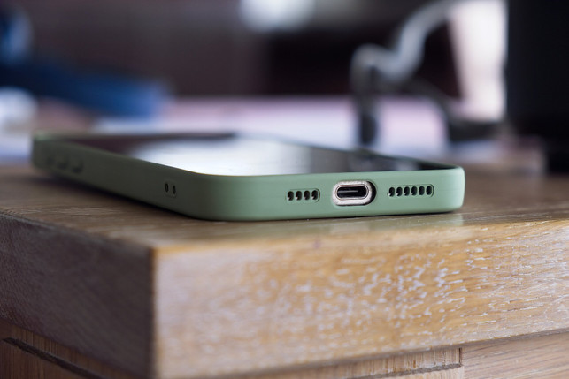 schritt-1-vor-dem-recycling-des-handys-die-datens-cc0--pixabay--rmartinr-251126_download Schritt 1 vor dem Recycling des Handys: Die Datensicherung.