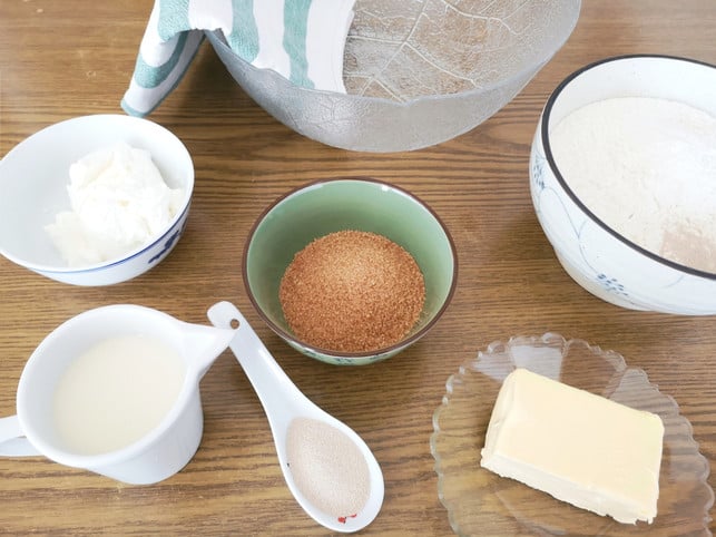 Processed with VSCO with  preset Alle Zutaten für einen leckeren Hefeteig