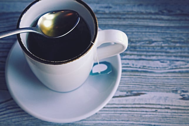 tee-aus-augentrost-kann-auch-fuer-kompressen-und-au-cc0-pixabay-slightly_different-190522_download Tee aus Augentrost soll gegen entzündete Augen und Magen-Darm-Probleme helfen.