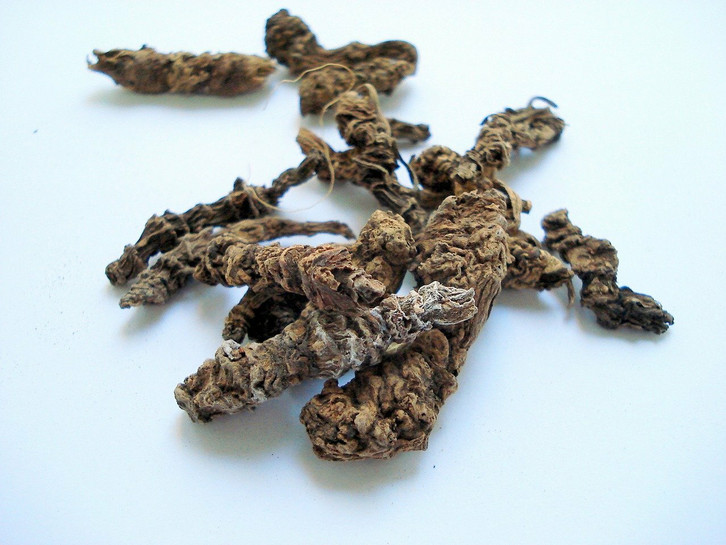 valerian tea-you-can-get-from-the-root-or-blaet-cc0-pixabay-gokalpiscan-210821_download You can make valerian tea from the roots or leaves of the plant.