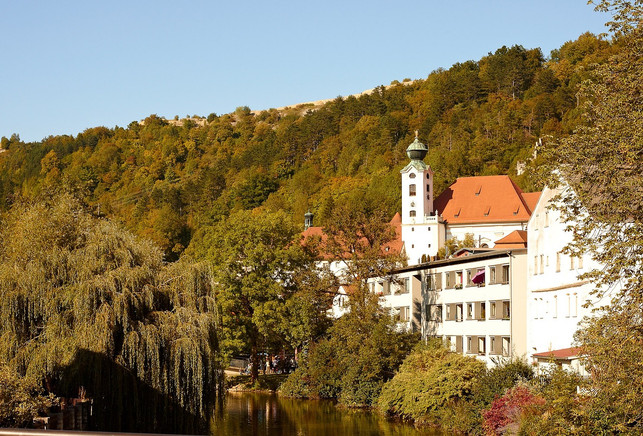 eichstatt-2050700_1280 Die Natur rund im Eichstätt lädt zum Wandern ein - und ist mit dem Zug von München, Nürnberg und Augsburg gut zu erreichen.