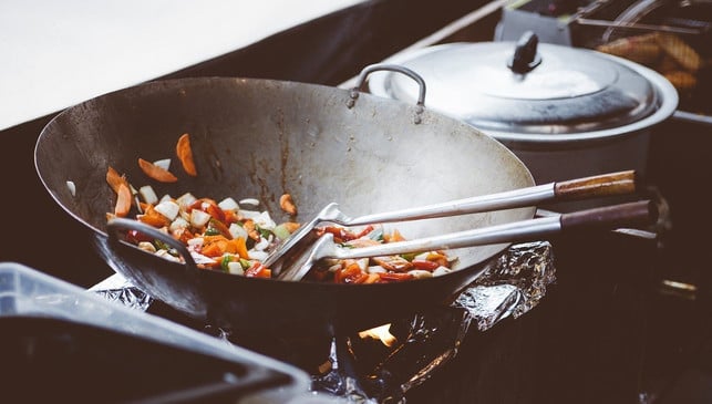 typischerweise-wird-pak-choi-im-wok-gebraten-cc0-pixabay-pexels-200519_download Das Braten im Wok ist eine klassische Art, Pak Choi zuzubereiten.