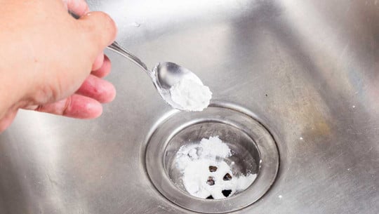 natron-hausmittel-putzmittel-w-ThamKC-100704-1280x720 Natron: Vielseitiges Hausmittel