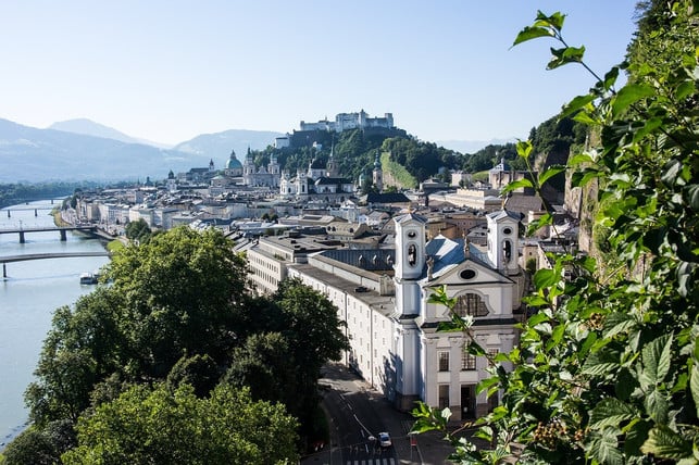 fahre-mit-dem-49-euro-ticket-zum-beispiel-ins-ausl-cc0-pixabay-werdepate-230414_download Fahre mit dem 49-Euro-Ticket zum Beispiel ins Ausland nach Salzburg in Österreich.