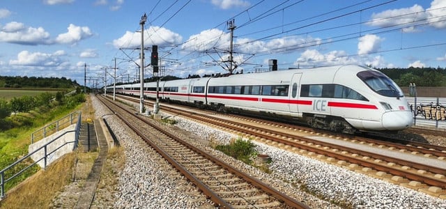 Ein ICE der Deutschen Bahn