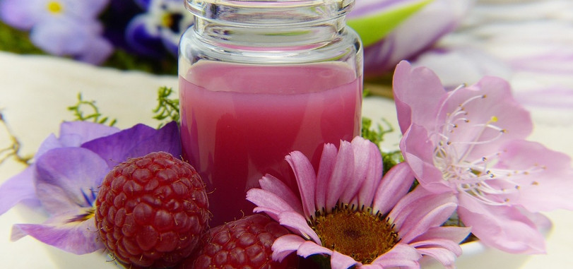 Himbeere Raspberry Syrup Himbeersirup: Ein Rezept zum Selbermachen - Utopia.de
