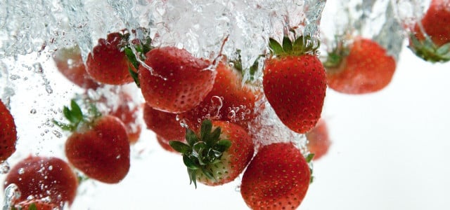 Erdbeeren mit Essig waschen