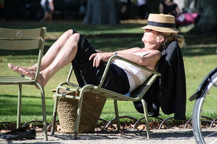 A tropical night can cause not only fatigue but also serious health problems.