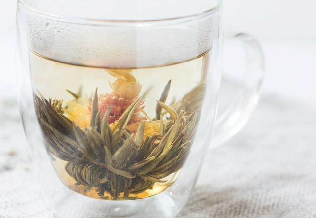 die-altbewaehrten-hausmittel-gegen-gliederschmerzen-cc0-unsplash-alison-marras-230210_download Die altbewährten Hausmittel gegen Gliederschmerzen: viel Flüssigkeit und viel Wärme.