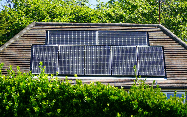Solardach als Indach-Photovoltaikanlage Solardach als Indach-Photovoltaikanlage