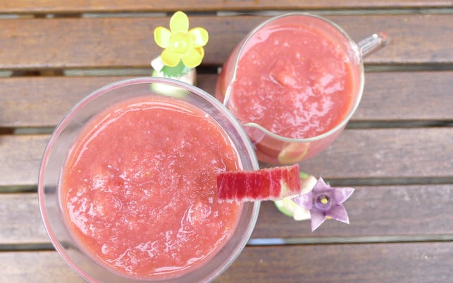 Fruehlings-Smoothies-Rhabarber_u_SNeumann_170322_1280x800 Fruehlings-Smoothies-Rhabarber