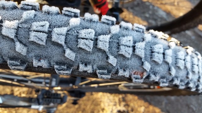 radfahren-im-winter-wird-sicherer-wenn-du-mit-pas-cc0-pixabay-sawest-201213_download Radfahren im Winter wird sicherer, wenn dein Fahrrad mit passenden Reifen ausgestattet bist.