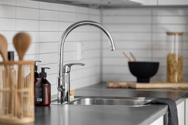 genug-trinken-im-arbeitsalltag-leitungswasser-ist-cc0-pixabay-lisaphotos195-240629_download Genug trinken im Arbeitsalltag: Leitungswasser ist die erste Wahl, um deinen Körper mit Flüssigkeit zu versorgen.