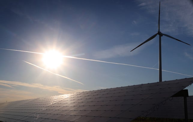 Rekord: Anteil erneuerbarer Energien zur Stromproduktion in Deutschland wächst weiter Erneuerbare Energien Rekord