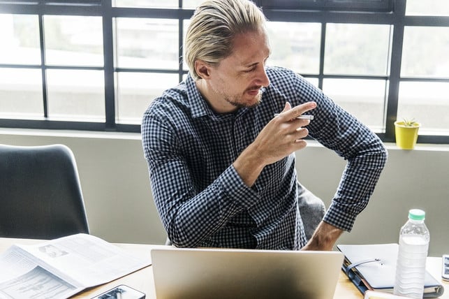 aktives-zuhoeren-foerdert-gute-fragen-zu-stellen-cc0-pixabay-rawpixel-180912_download Aktives Zuhören fördert gute Fragen zu stellen.