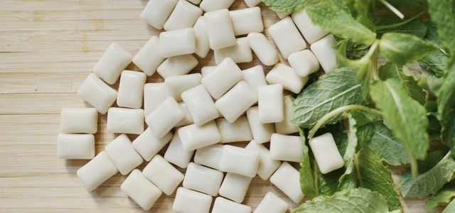 aus-chicle-koennen-unternehmen-kaugummis-herstellen-forest-gum-201019_download Aus Chicle können Unternehmen Kaugummis herstellen, die vollständig biologisch abbaubar sind.