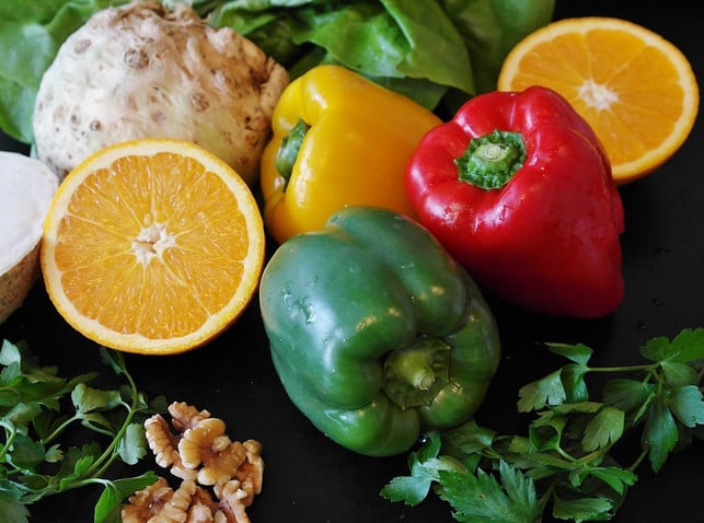 ernaehrung-gegen-stress-paprika-und-zitrusfruechte-cc0-pixabay-ritae-230426_download Eine Ernährung gegen Stress kann auch dein Immunsystem unterstützen.